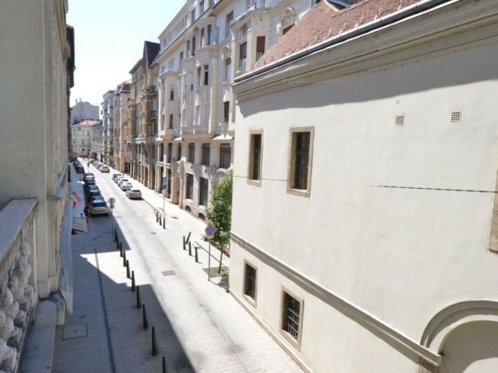 51 m2 gem in a quiet secluded street in Downtown 5th district!