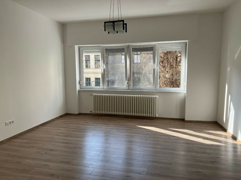 66 m2 renovated flat in the Southern part of the 5th district!