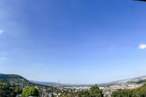 Very good price for a 129 m2 flat with a breathtaking view on top of Szemlőhegy and in good condition!