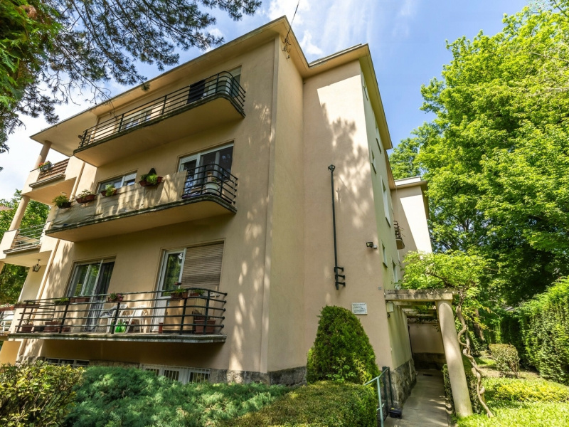 92 m2 renovated flat in Pasarét!