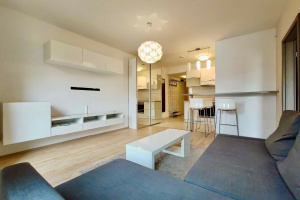 Sunny 1+1 room studio on 40 m2, condition as new, in the Buda Hills with garage included!