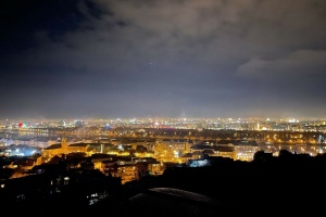 Stunning view from the 72 m2 roof terrace of this 112 m2 flat in fair condition in the 2nd district!