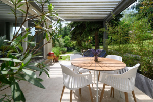 106 m2 renovated flat with garden connection in a green area off Hűvösvölgyi út!