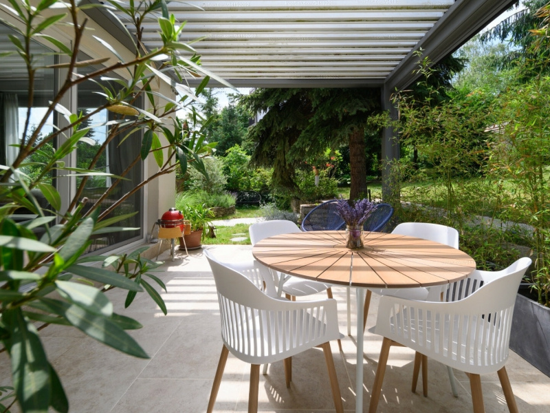 106 m2 renovated flat with garden connection in a green area off Hűvösvölgyi út!