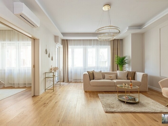 85 m2 luxuriously renovated flat in a Bauhaus building near Batthyány tér and Metro line #2!