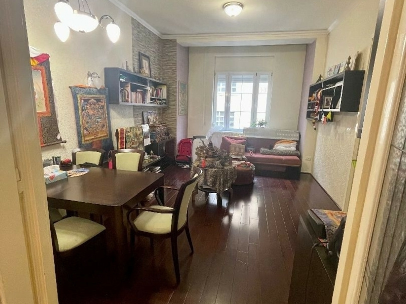 100 m2 flat in good condition in a very quiet street for a good price in Újlipótváros!