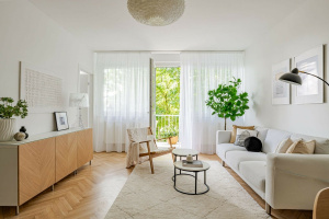 Nicely renovated flat on 59 m2 with a 6 m2 balcony overlooking the green hillside of Svábhegy!