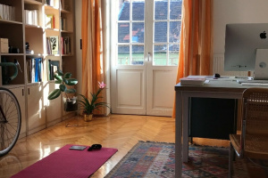 63 m2 2 bedroom flat in good condition with a small balcony off Alkotás utca, 12th district!