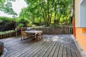 Enjoy your own garden of this fresh and youthful 62 m2 renovated flat on Orbánhegy, 12th district!