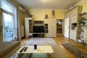 Low cost 43 m2 flat in good condition near Vérmező!