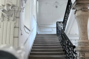 4th floor beautifully renovated flat on 80 m2 in Lipótváros!