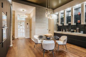 Across the Synagoge, a luxurious 100 m2 flat with rooftop view!