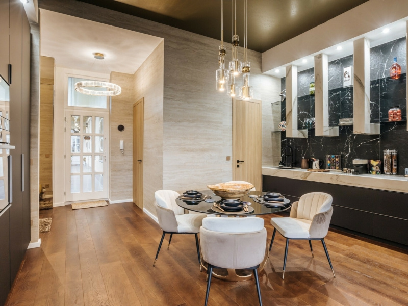 Across the Synagoge, a luxurious 100 m2 flat with rooftop view!