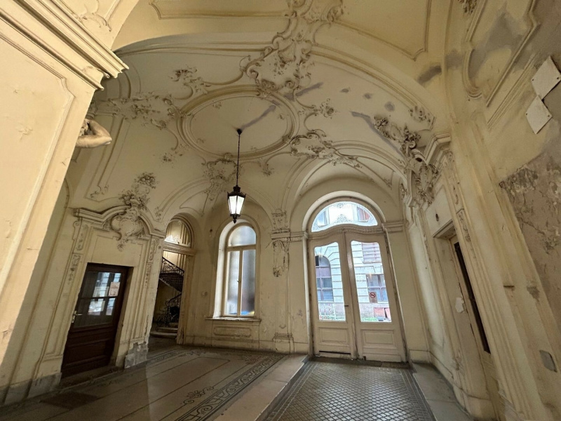 68 m2 luxury in one of the best streets of the 5th district!