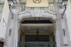 70 m2 renovated flat in a beautiful art deco house in the pedestrian zone of the 5th district!