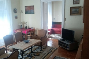 A flat on 60 m2 below Buda Castle in a fair condition in the 1st district!